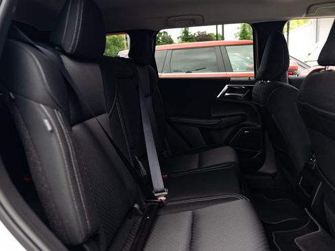 Used 2025 Mitsubishi Outlander ES AWD/4WD image 21
