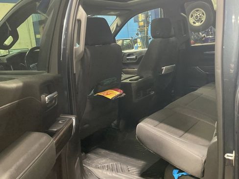 Used 2020 Chevrolet Silverado 1500 RST image 9