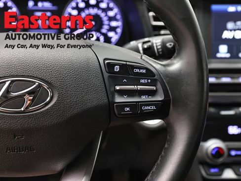 Used 2020 Hyundai Elantra Limited w/ Winter Weather Package FWD image 16