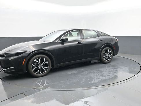 Used 2024 Toyota Crown XLE image 2