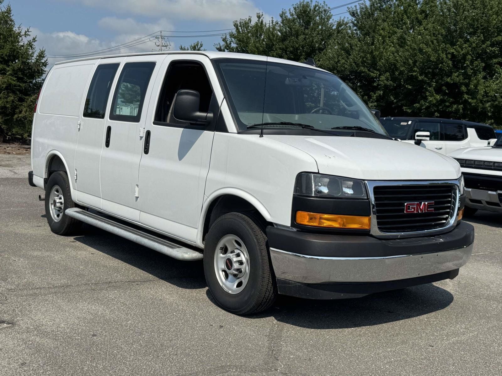 Used 2025 GMC Savana 2500 w/ Driver Convenience Package RWD image 2
