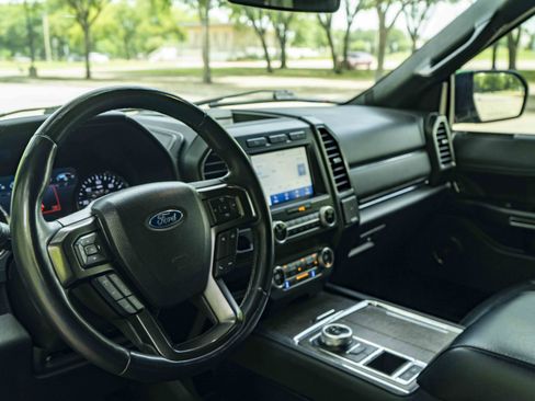 Used 2021 Ford Expedition Limited RWD image 16