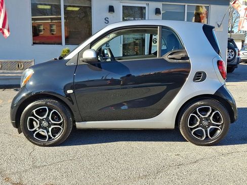 Used 2016 smart fortwo Proxy image 7