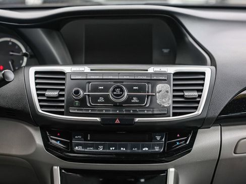 Used 2016 Honda Accord LX image 3