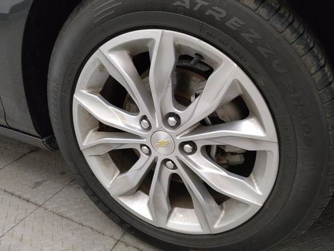 Used 2020 Chevrolet Malibu LT FWD image 31