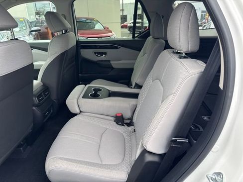 Certified 2023 Honda Pilot LX image 13
