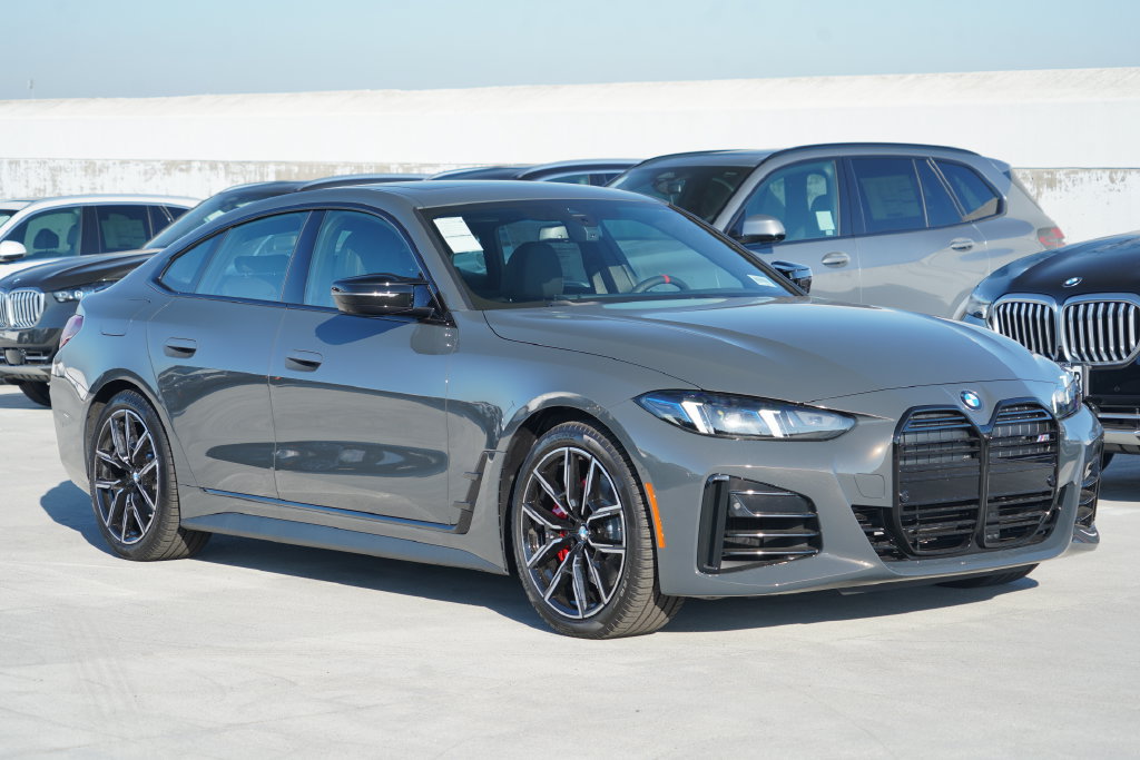 New 2026 BMW M440i w/ Premium Package RWD image 3