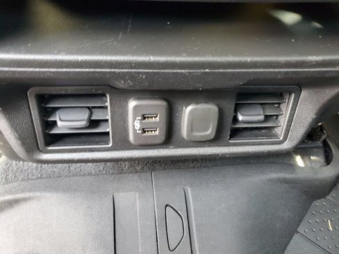Used 2021 Chevrolet Silverado 1500 LT w/ Bed Protection Package AWD/4WD image 10
