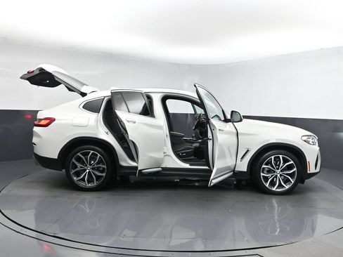 Used 2022 BMW X4 xDrive30i AWD/4WD image 30