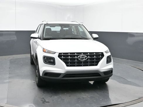 New 2026 Hyundai Venue SEL FWD image 8