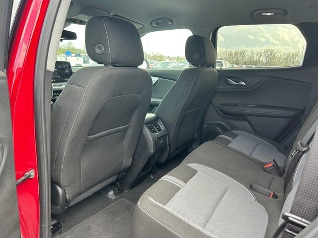 Used 2025 Chevrolet Blazer LT AWD/4WD image 12
