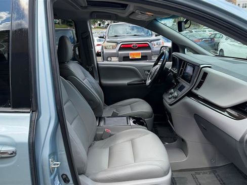 Used 2015 Toyota Sienna XLE w/ XLE Navigation Package AWD/4WD image 5
