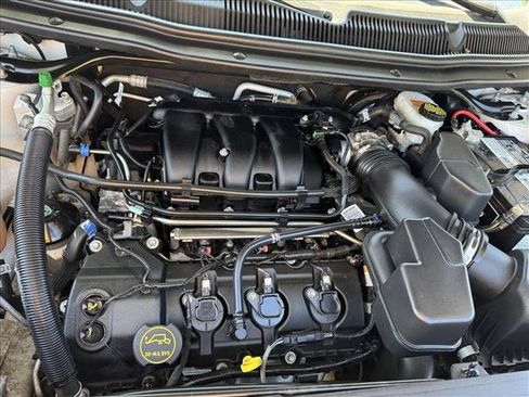Used 2019 Ford Explorer XLT FWD image 22