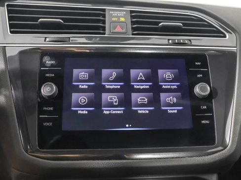 Used 2023 Volkswagen Tiguan SEL R-Line AWD/4WD image 29