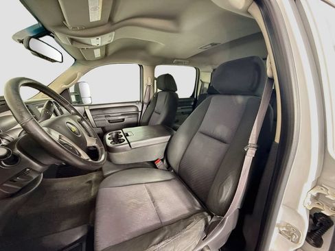 Used 2013 Chevrolet Silverado 2500 LT w/ Interior Plus Package AWD/4WD image 17