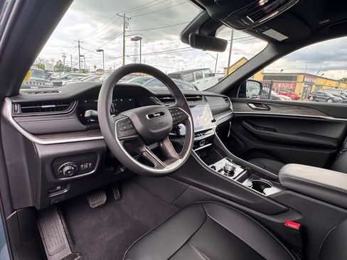New 2026 Jeep Grand Cherokee Limited w/ Limited Altitude Package AWD/4WD image 12
