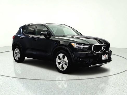 Used 2022 Volvo XC40 T5 Momentum AWD/4WD image 9