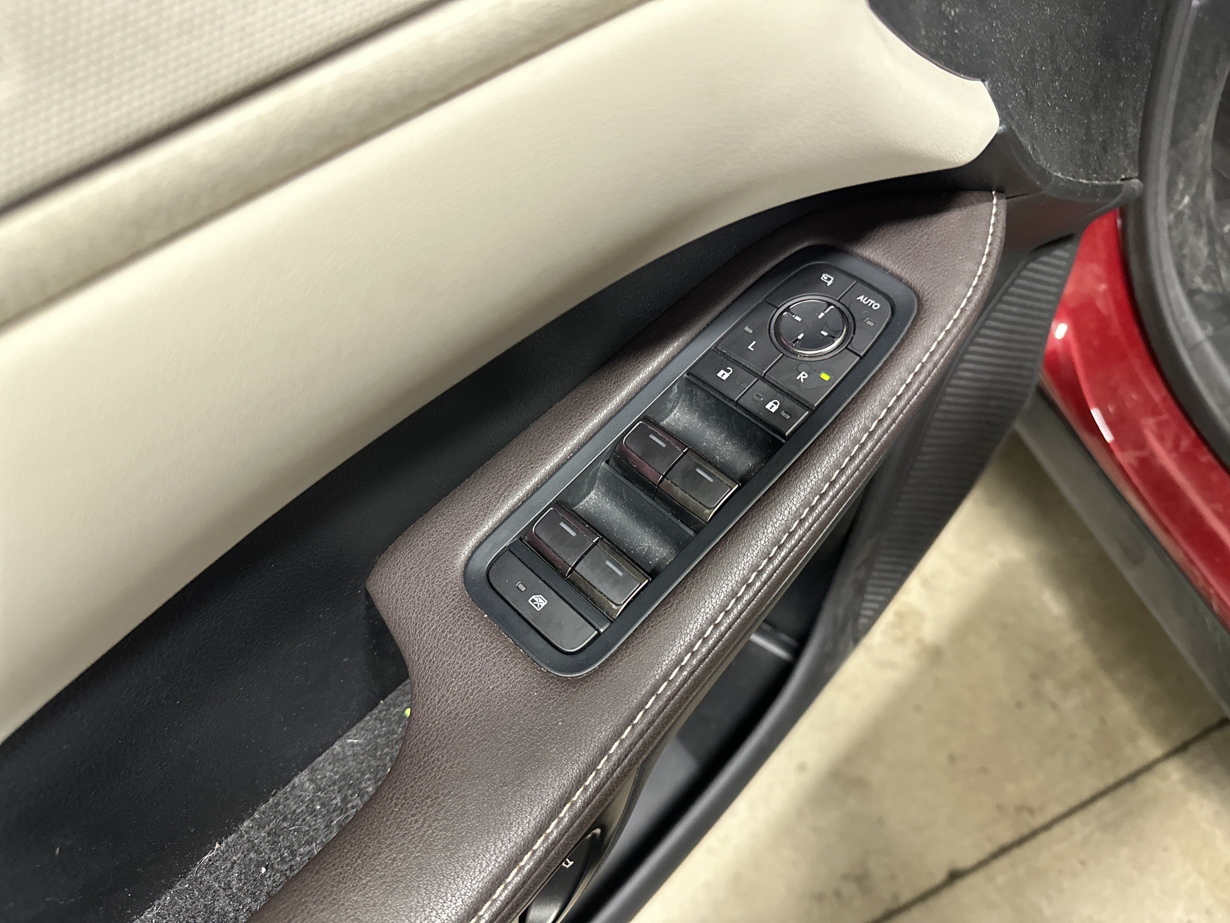 Used 2024 Lexus RX 350 AWD w/ Convenience Package image 15
