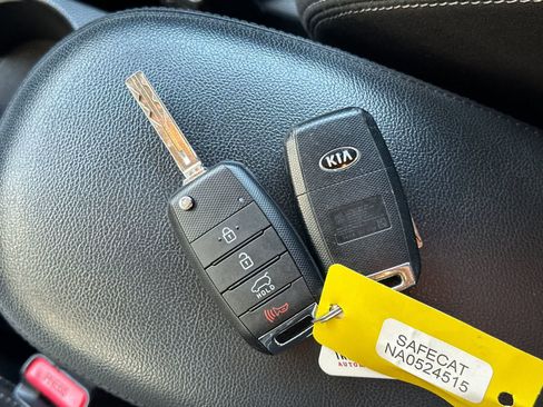 Used 2019 Kia Soul FWD image 28