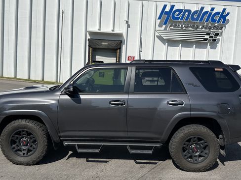 Used 2020 Toyota 4Runner TRD Off-Road Premium w/ Moonroof Package AWD/4WD image 7