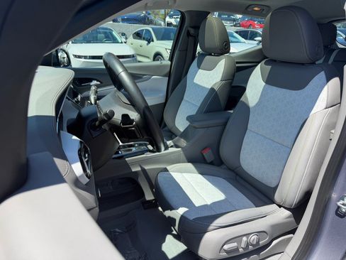 Used 2023 Chevrolet Bolt EUV Premier w/ Sun & Sound Package FWD image 17