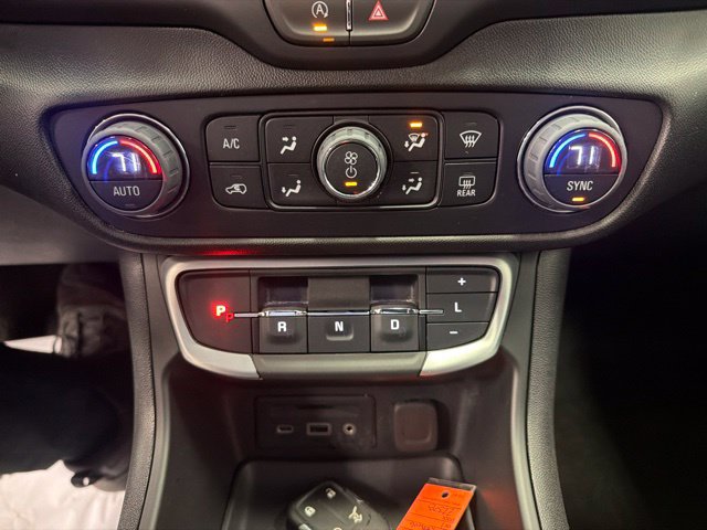 Used 2024 GMC Terrain SLT AWD/4WD image 26