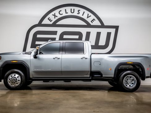 Used 2024 GMC Sierra 3500 Denali Ultimate AWD/4WD image 6