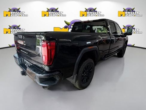Used 2022 GMC Sierra 2500 Denali w/ Denali Black Diamond Edition AWD/4WD image 4