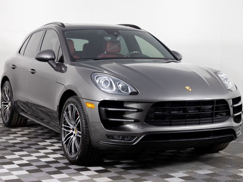 Used 2016 Porsche Macan Turbo image 11