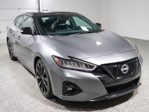 Used 2023 Nissan Maxima SR w/ Sport Mat Group FWD image 5