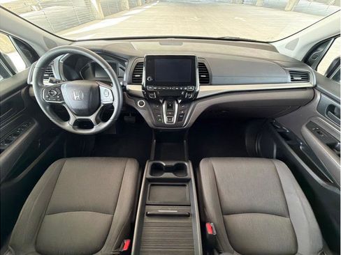 Used 2018 Honda Odyssey EX image 16