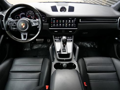 Used 2022 Porsche Cayenne Turbo image 7