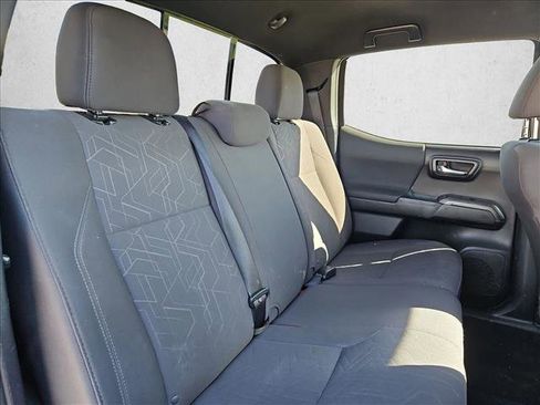 Used 2018 Toyota Tacoma TRD Sport w/ Technology Package image 17