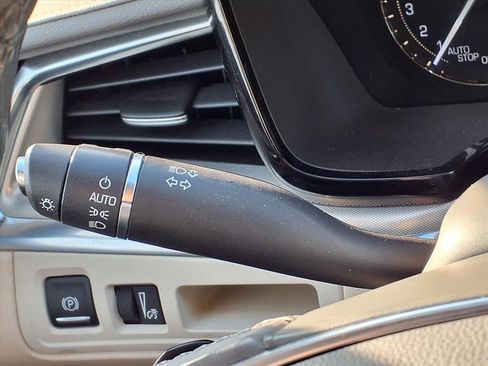 Used 2018 Cadillac XT5 Luxury image 20