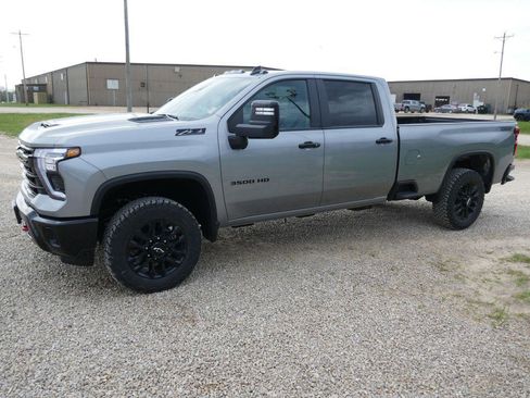 New 2026 Chevrolet Silverado 3500 LT AWD/4WD image 8