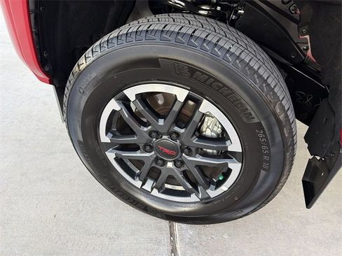 Used 2024 Toyota Tacoma TRD Sport image 30