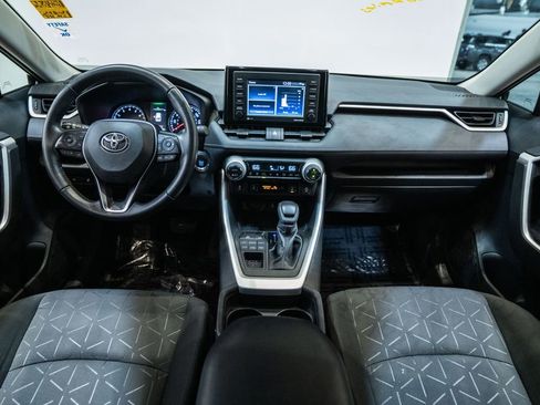 Used 2020 Toyota RAV4 XLE image 11