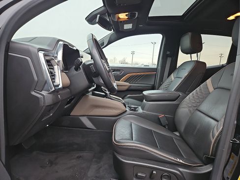 Certified 2023 GMC Canyon Denali image 13