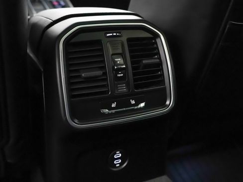 Used 2024 Porsche Macan S image 20