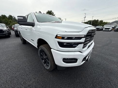 New 2026 RAM 2500 Laramie AWD/4WD image 7