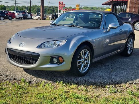 Used 2014 MAZDA MX-5 Miata Sport image 4