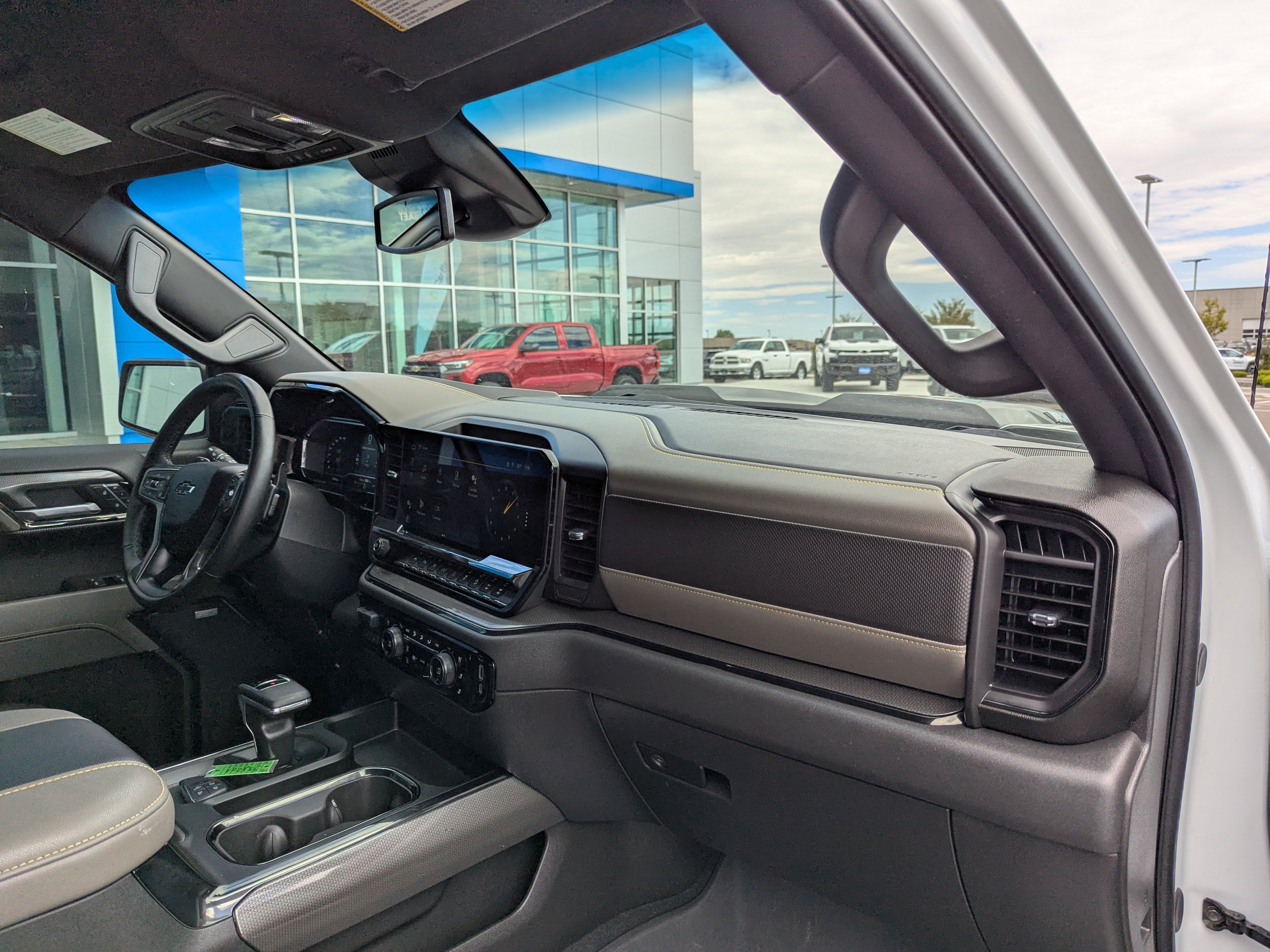Certified 2024 Chevrolet Silverado 1500 ZR2 AWD/4WD image 45