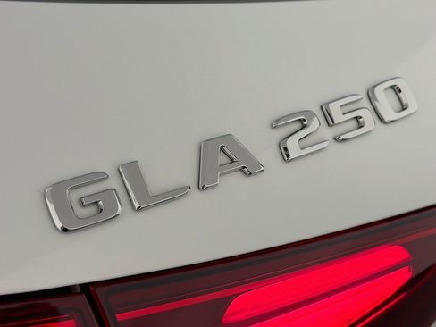 Certified 2026 Mercedes-Benz GLA 250 image 10