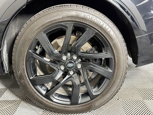 Used 2023 Land Rover Discovery Metropolitan Edition AWD/4WD image 66