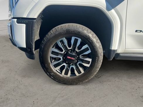 Used 2024 GMC Sierra 3500 Denali Ultimate AWD/4WD image 9