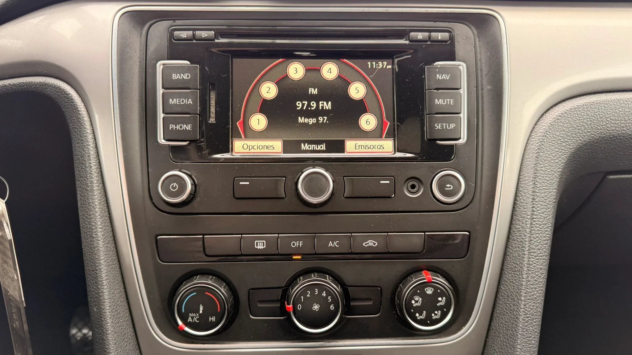 Used 2013 Volkswagen Passat 2.5 S FWD image 19