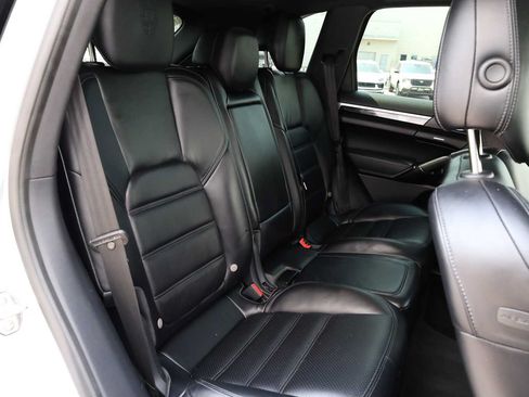 Used 2017 Porsche Cayenne S AWD/4WD image 43