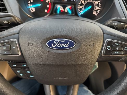 Used 2018 Ford Escape SE image 10