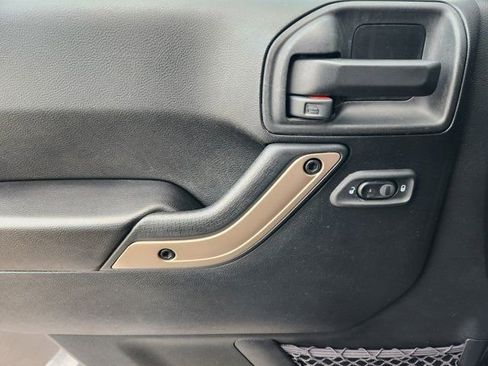 Used 2017 Jeep Wrangler 75th Anniversary image 24