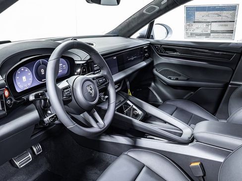 New 2025 Porsche Macan Turbo Electric AWD/4WD image 4